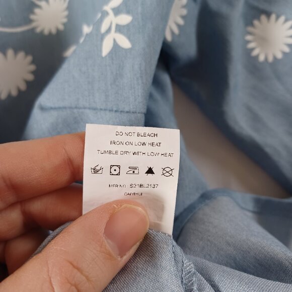 Simplee Womens Top Light Blue Mock Neck Puff Sleeve Folk Blouse Shirt Size XS - Picture 5 of 7